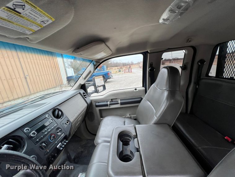 image for item KF9729 2010 Ford F550 Super Duty  SuperCab flatbed truck