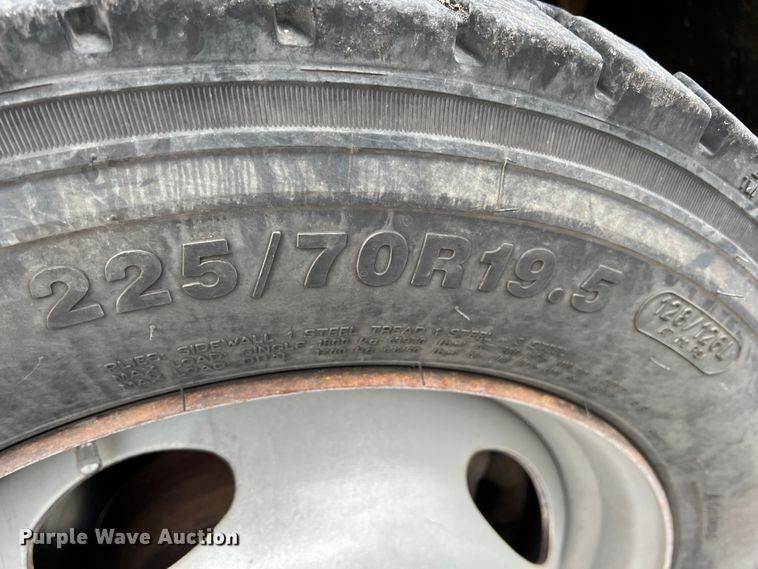 image for item KF9729 2010 Ford F550 Super Duty  SuperCab flatbed truck