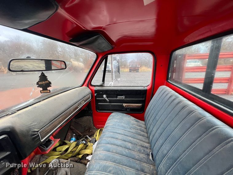 image for item KF9768 1974 Chevrolet C10  dump flatbed pickup truck