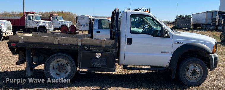 image for item KF9865 2006 Ford F450 Super Duty XL  flatbed truck