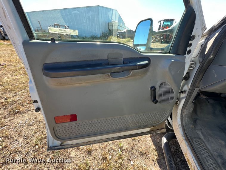 image for item KF9865 2006 Ford F450 Super Duty XL  flatbed truck