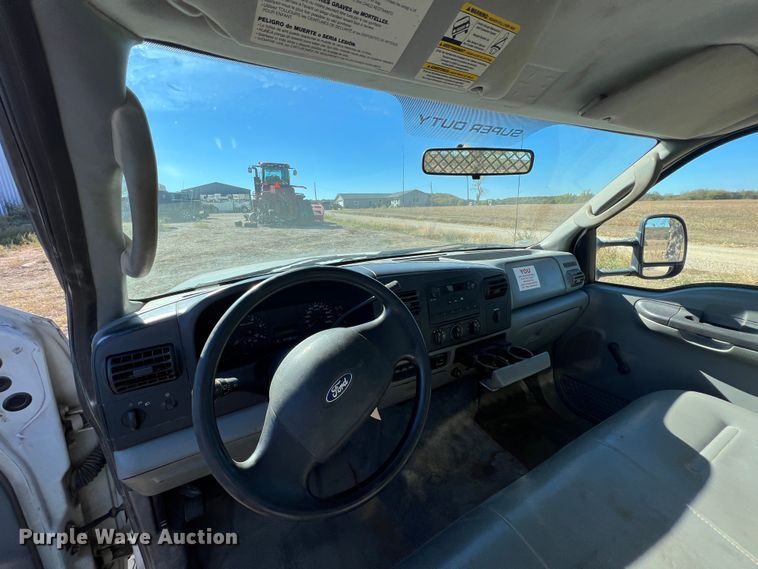 image for item KF9865 2006 Ford F450 Super Duty XL  flatbed truck