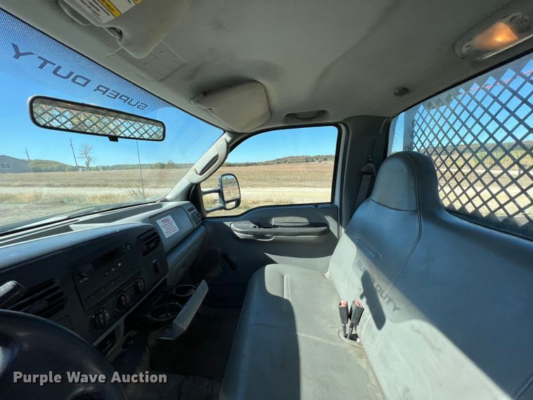 image for item KF9865 2006 Ford F450 Super Duty XL  flatbed truck