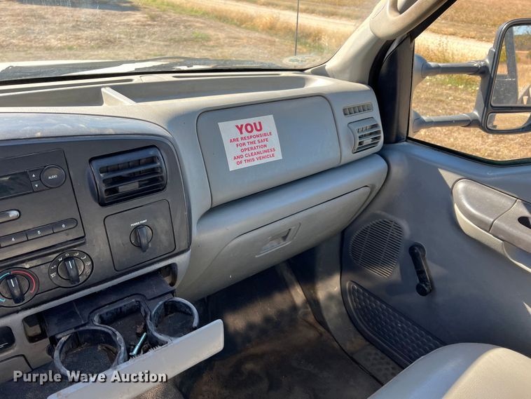 image for item KF9865 2006 Ford F450 Super Duty XL  flatbed truck