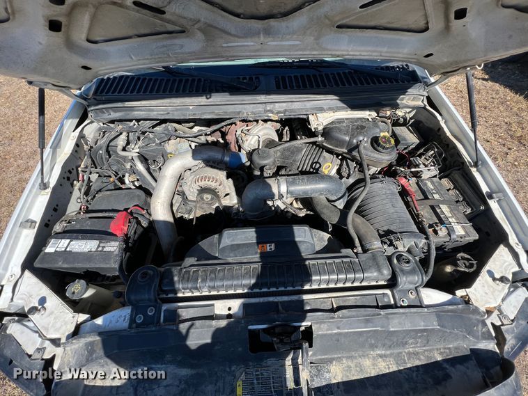 image for item KF9865 2006 Ford F450 Super Duty XL  flatbed truck