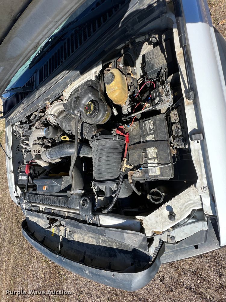 image for item KF9865 2006 Ford F450 Super Duty XL  flatbed truck