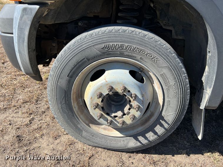 image for item KF9865 2006 Ford F450 Super Duty XL  flatbed truck