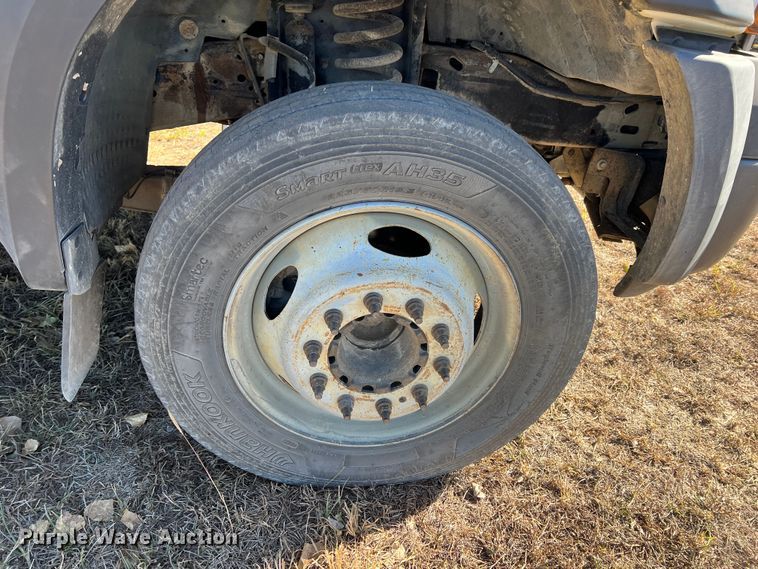 image for item KF9865 2006 Ford F450 Super Duty XL  flatbed truck