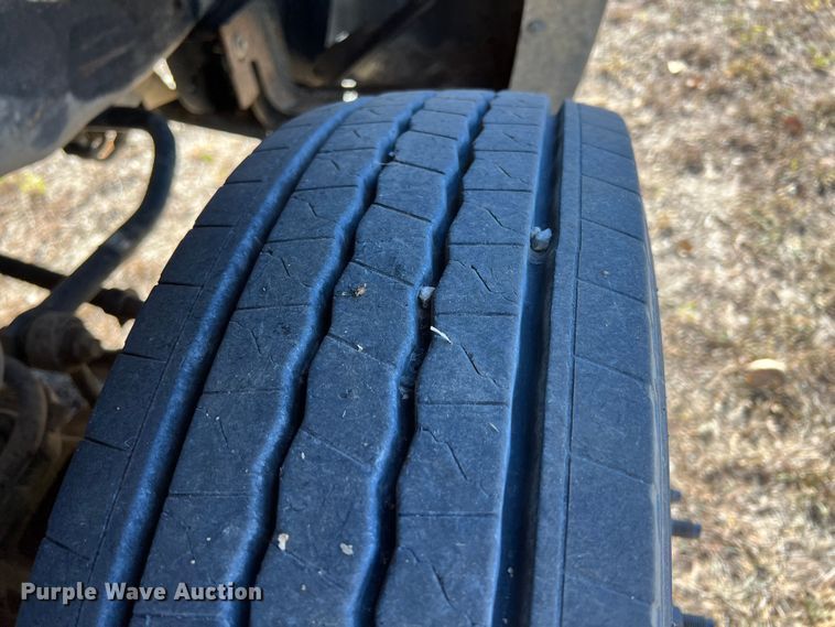 image for item KF9865 2006 Ford F450 Super Duty XL  flatbed truck