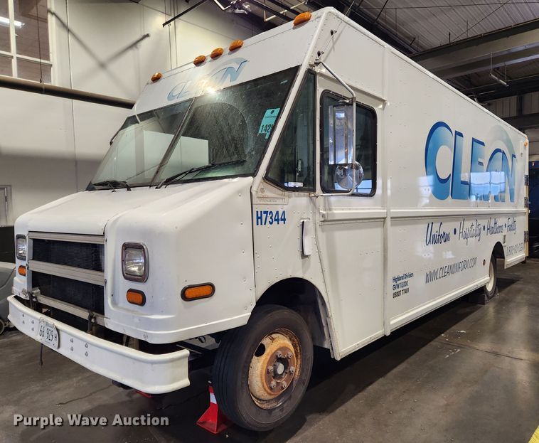 image for item KT9537 2004 Freightliner MT45  delivery truck