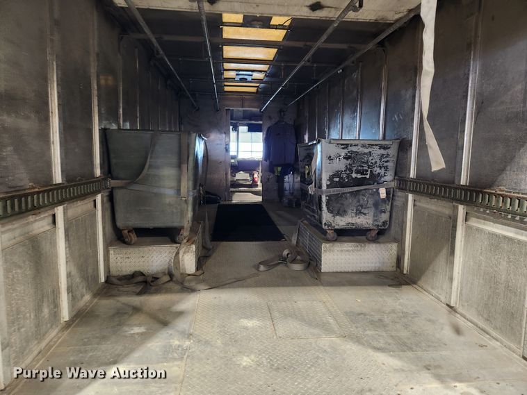 image for item KT9537 2004 Freightliner MT45  delivery truck