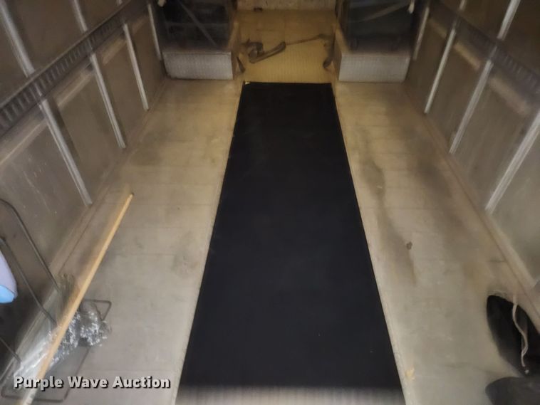 image for item KT9537 2004 Freightliner MT45  delivery truck