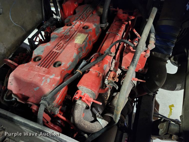 image for item KT9537 2004 Freightliner MT45  delivery truck