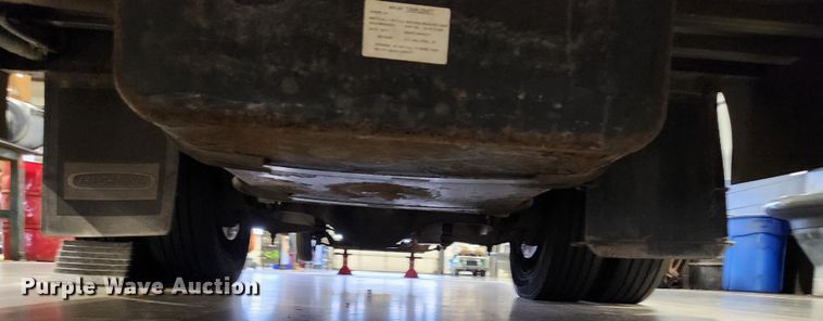 image for item KT9537 2004 Freightliner MT45  delivery truck