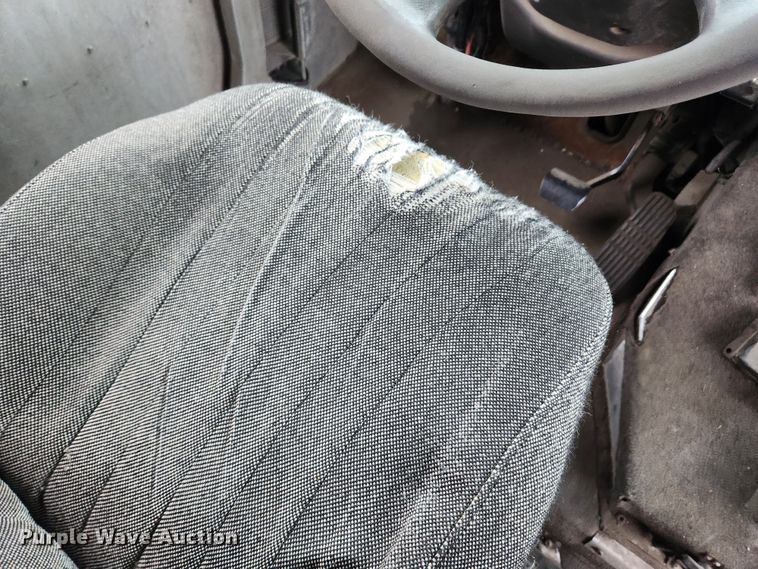 image for item KT9538 2004 Freightliner MT45  delivery truck