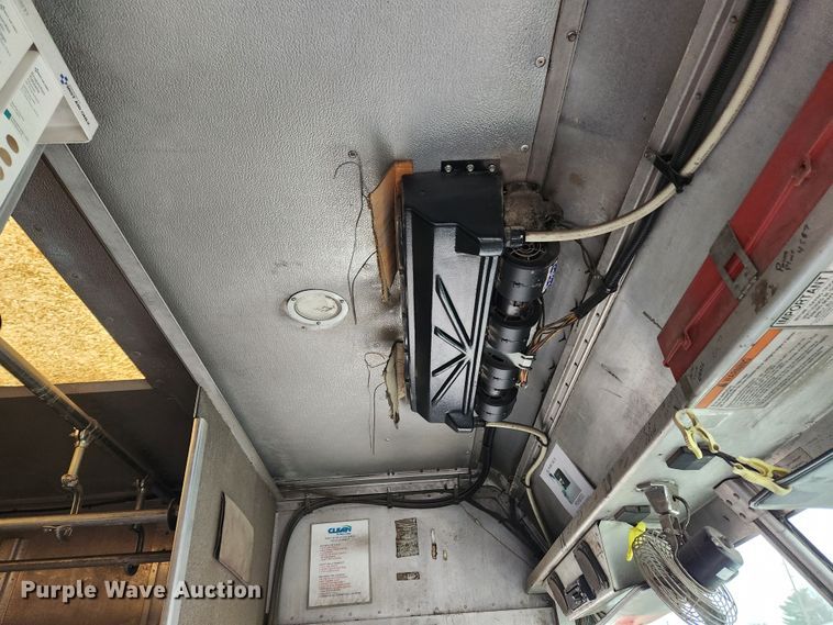 image for item KT9538 2004 Freightliner MT45  delivery truck