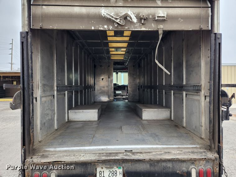 image for item KT9538 2004 Freightliner MT45  delivery truck