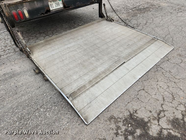 image for item KT9538 2004 Freightliner MT45  delivery truck