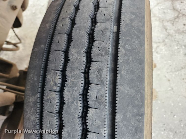 image for item KT9538 2004 Freightliner MT45  delivery truck