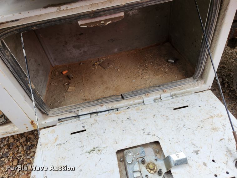 image for item KT9539 2011 Ford F550 Super Duty XL  dump flatbed truck