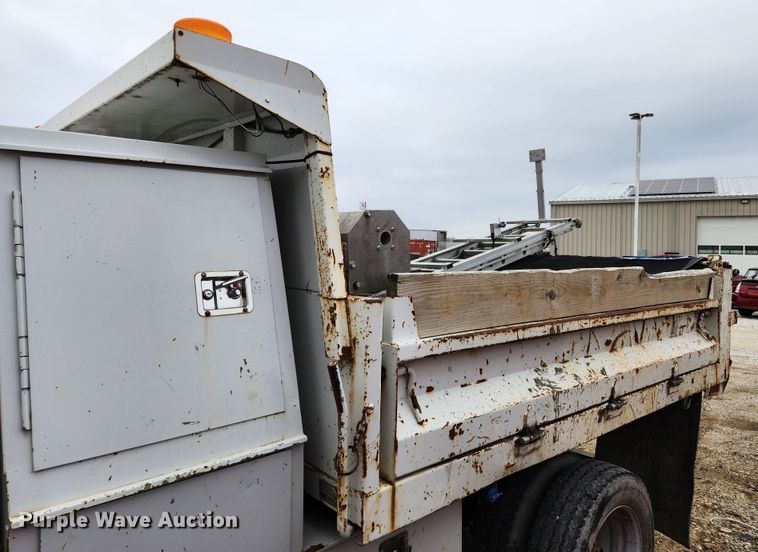 image for item KT9539 2011 Ford F550 Super Duty XL  dump flatbed truck