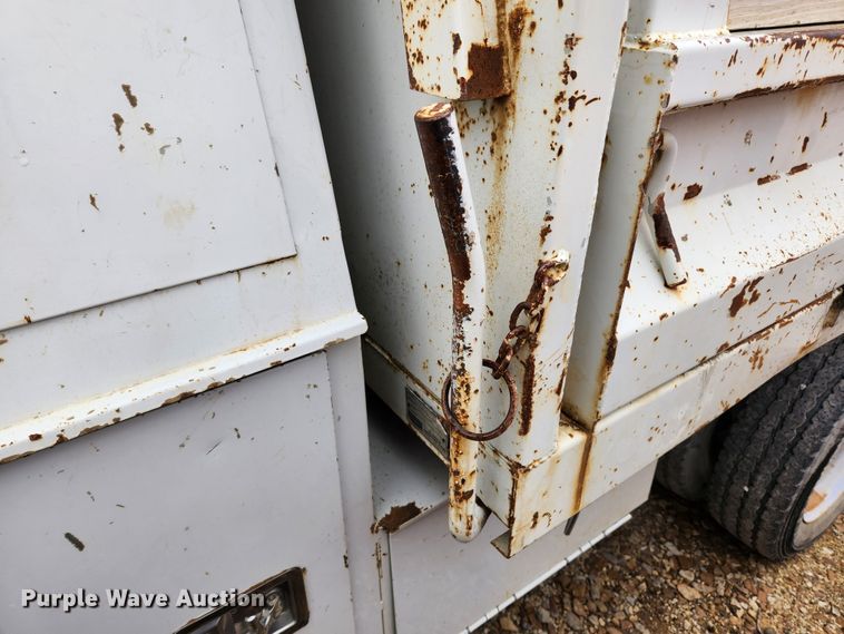 image for item KT9539 2011 Ford F550 Super Duty XL  dump flatbed truck