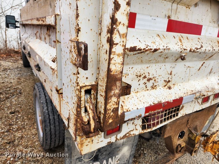 image for item KT9539 2011 Ford F550 Super Duty XL  dump flatbed truck