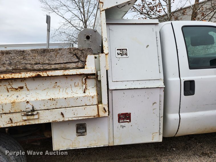 image for item KT9539 2011 Ford F550 Super Duty XL  dump flatbed truck