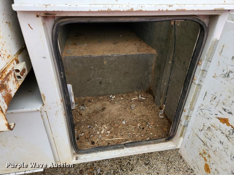 image for item KT9539 2011 Ford F550 Super Duty XL  dump flatbed truck