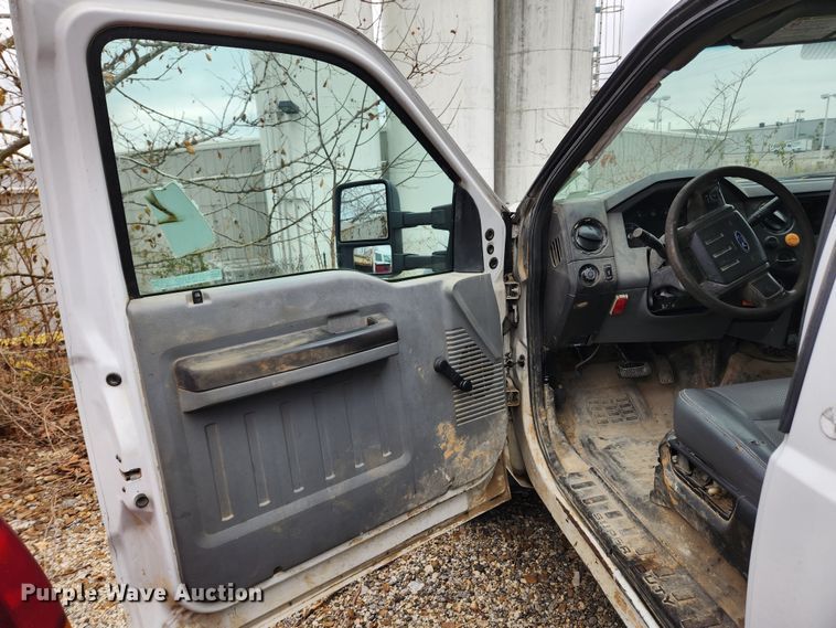 image for item KT9539 2011 Ford F550 Super Duty XL  dump flatbed truck