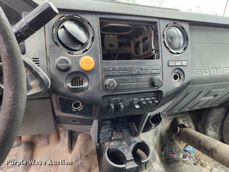 image for item KT9539 2011 Ford F550 Super Duty XL  dump flatbed truck