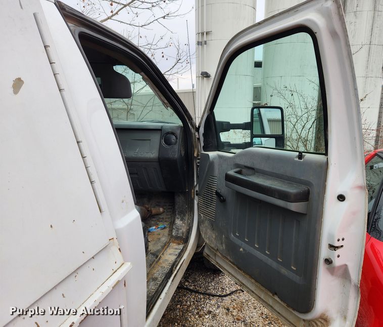 image for item KT9539 2011 Ford F550 Super Duty XL  dump flatbed truck