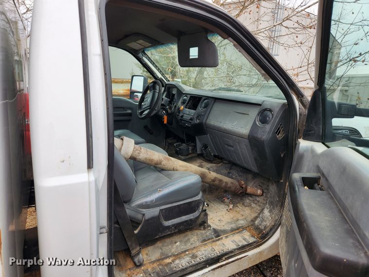 image for item KT9539 2011 Ford F550 Super Duty XL  dump flatbed truck