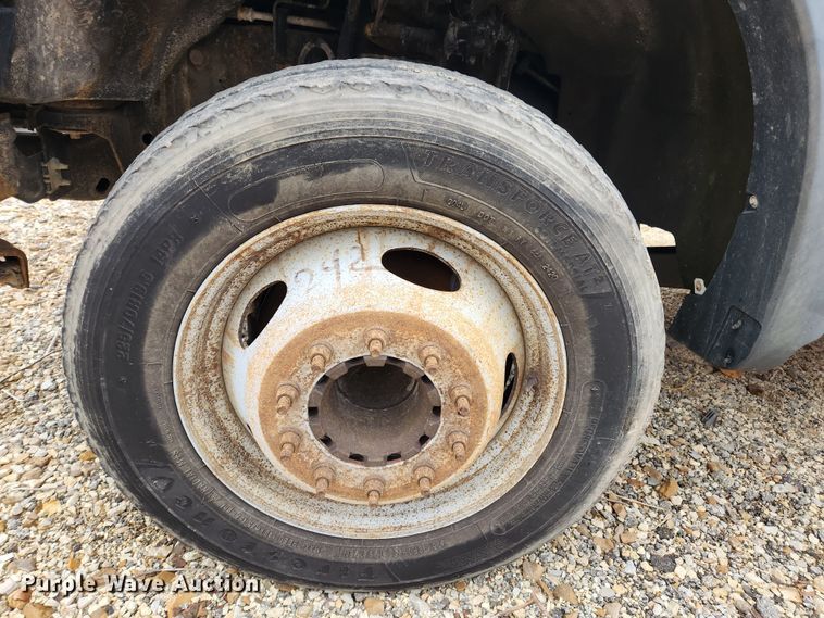 image for item KT9539 2011 Ford F550 Super Duty XL  dump flatbed truck