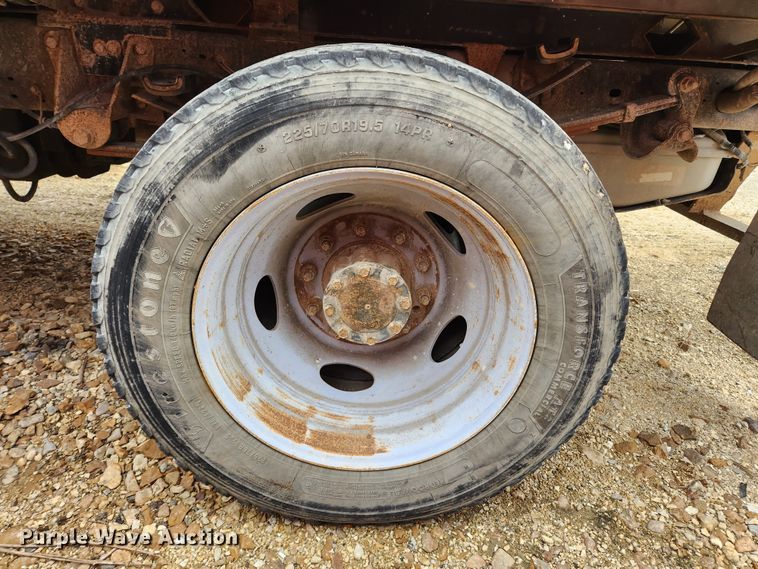 image for item KT9539 2011 Ford F550 Super Duty XL  dump flatbed truck