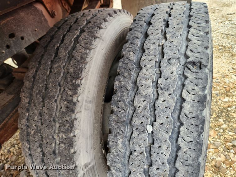 image for item KT9539 2011 Ford F550 Super Duty XL  dump flatbed truck