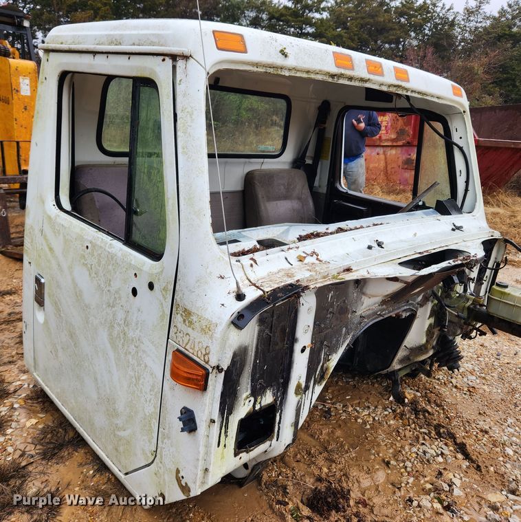 image for item KT9547 1998 International  cab