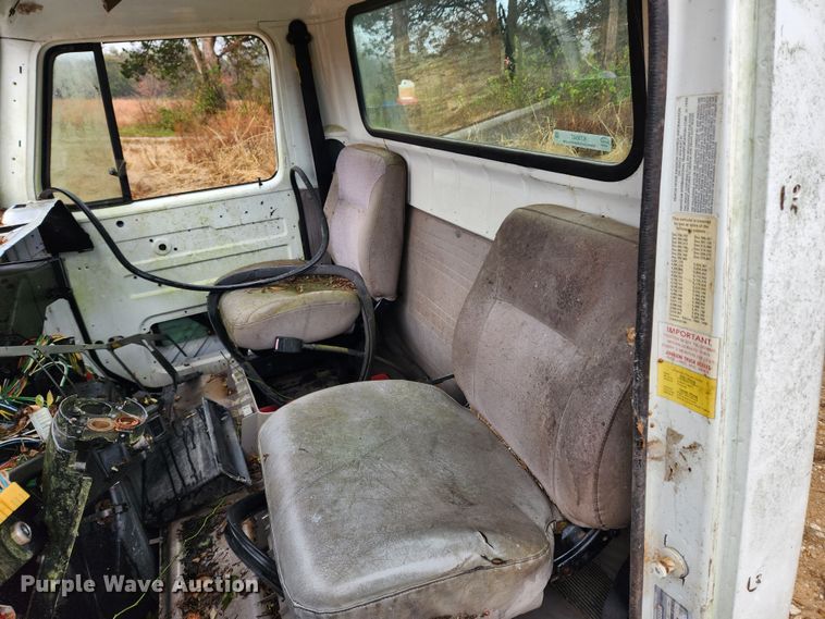 image for item KT9547 1998 International  cab