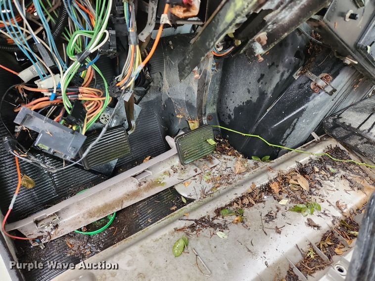 image for item KT9547 1998 International  cab