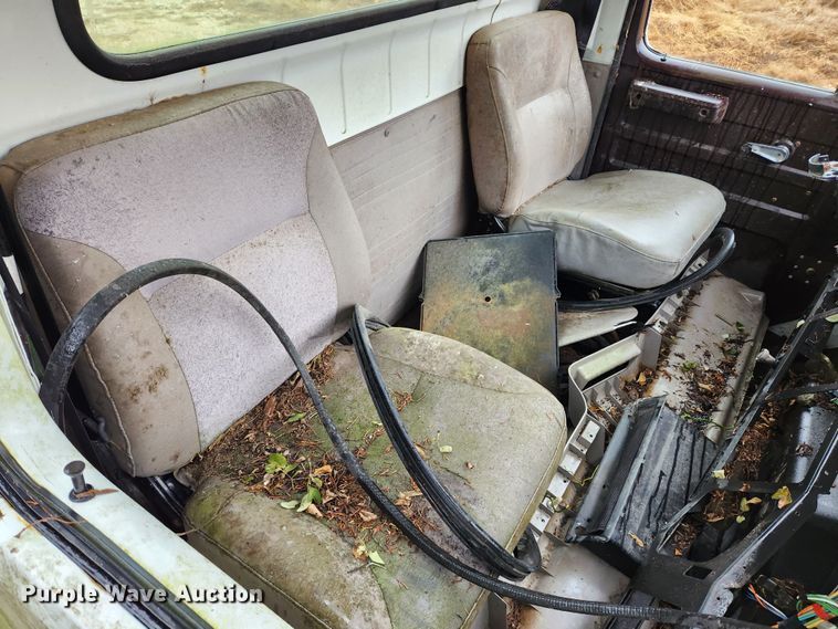 image for item KT9547 1998 International  cab