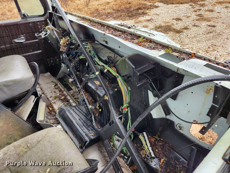 image for item KT9547 1998 International  cab