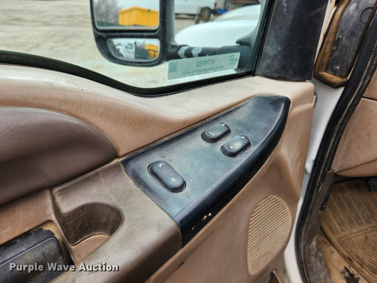 image for item KT9562 1999 Ford F450 Super Duty XLT  utility / service truck