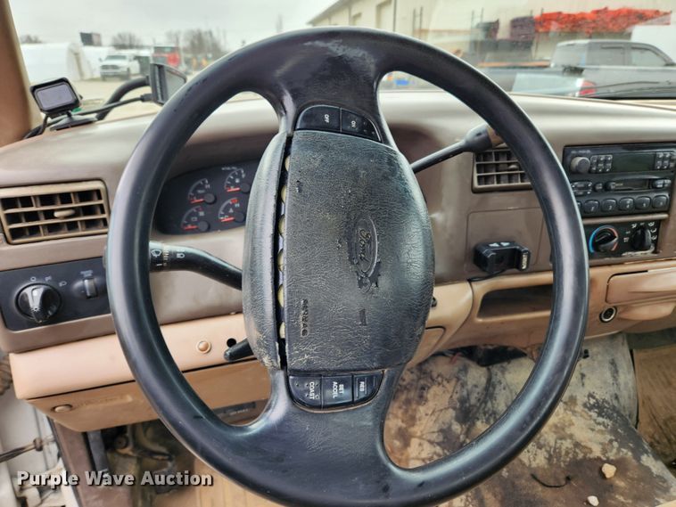 image for item KT9562 1999 Ford F450 Super Duty XLT  utility / service truck