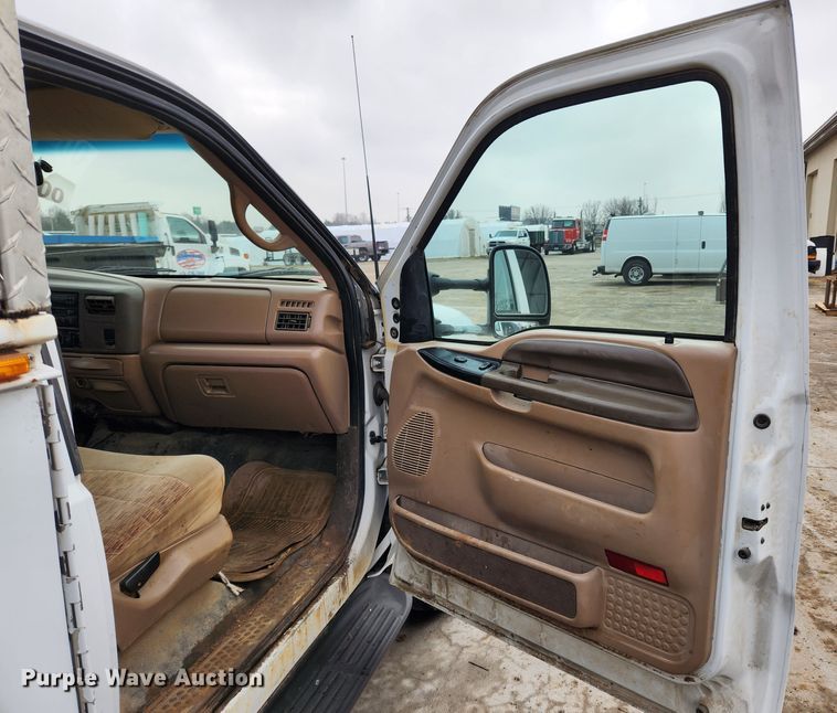 image for item KT9562 1999 Ford F450 Super Duty XLT  utility / service truck