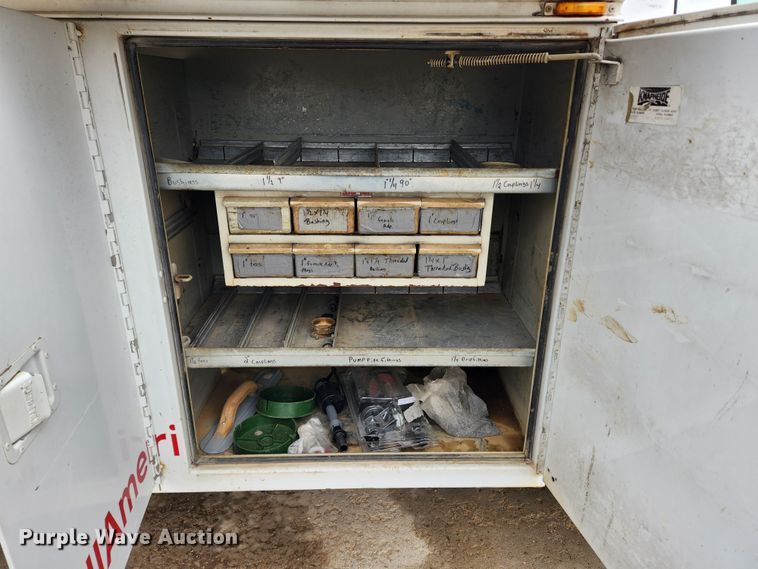 image for item KT9562 1999 Ford F450 Super Duty XLT  utility / service truck