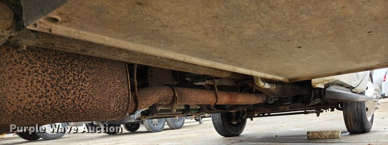 image for item KT9562 1999 Ford F450 Super Duty XLT  utility / service truck