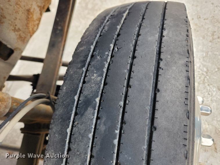 image for item KT9562 1999 Ford F450 Super Duty XLT  utility / service truck