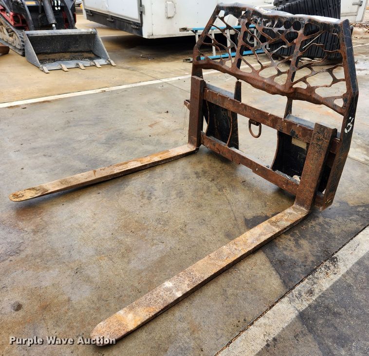 image for item KT9565 Bradco  skid steer forks