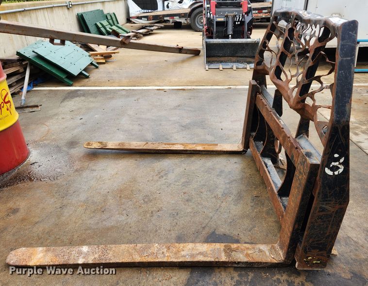 image for item KT9565 Bradco  skid steer forks