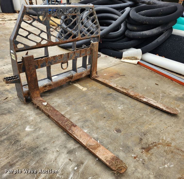 image for item KT9566 Bradco  skid steer forks